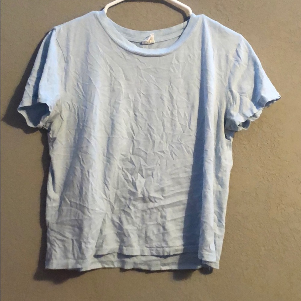 Baby blue tee shirt crop